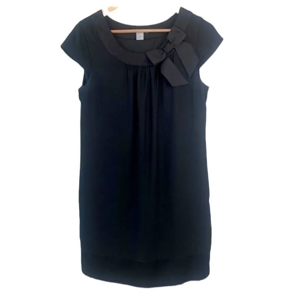 H&M little black dress with bow detail siz…